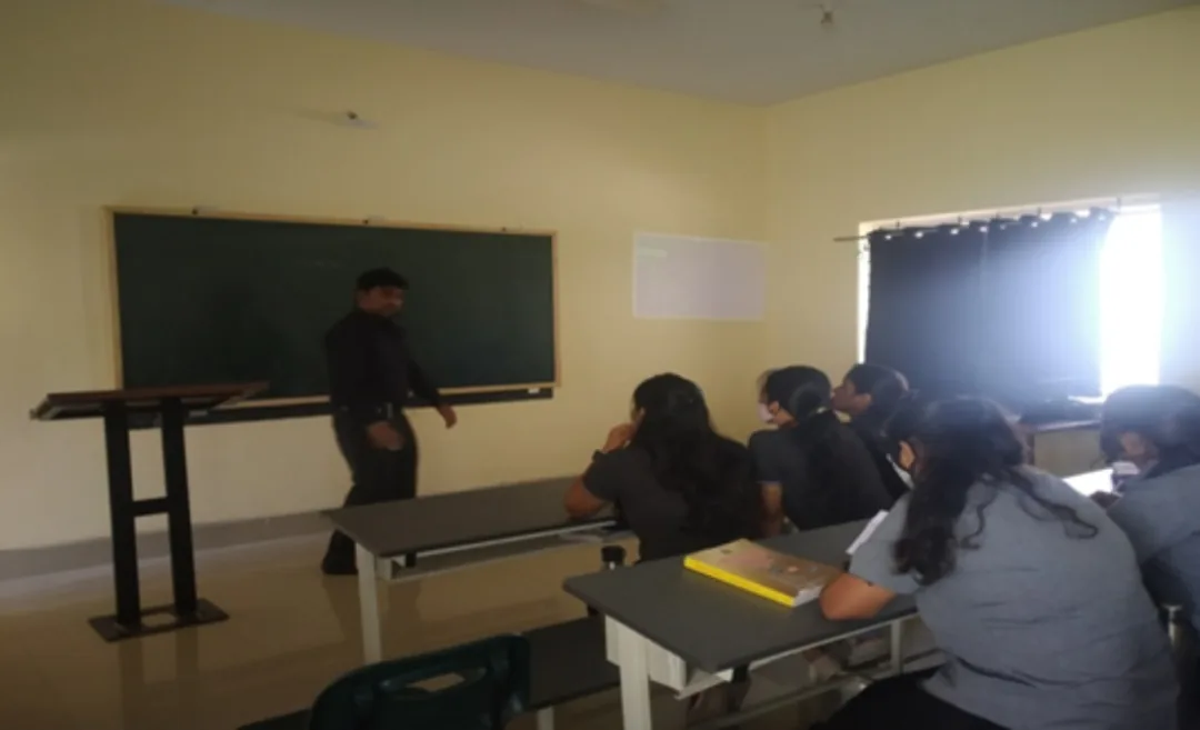 Students in the C programming workshop